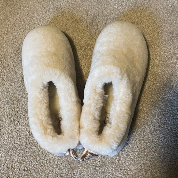 NWOT women’s UGG classic cozy shearling bootie in natural Size US 9 UK 7 EU 40 - Picture 8 of 9